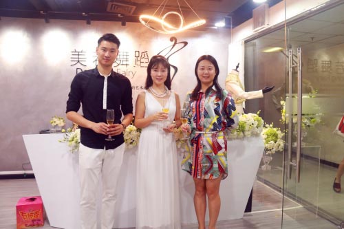 ���������赸ˇ�g�����ж���A�Ǿ`��