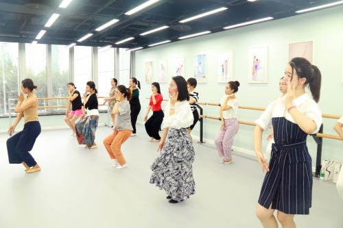 ���������赸ˇ�g�����ж���A�Ǿ`��