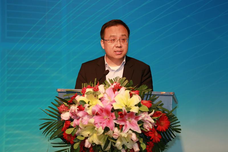 �r���W�j�����Ⱥ�ʽ�lչ�߶�Փ���A�M�]Ļ